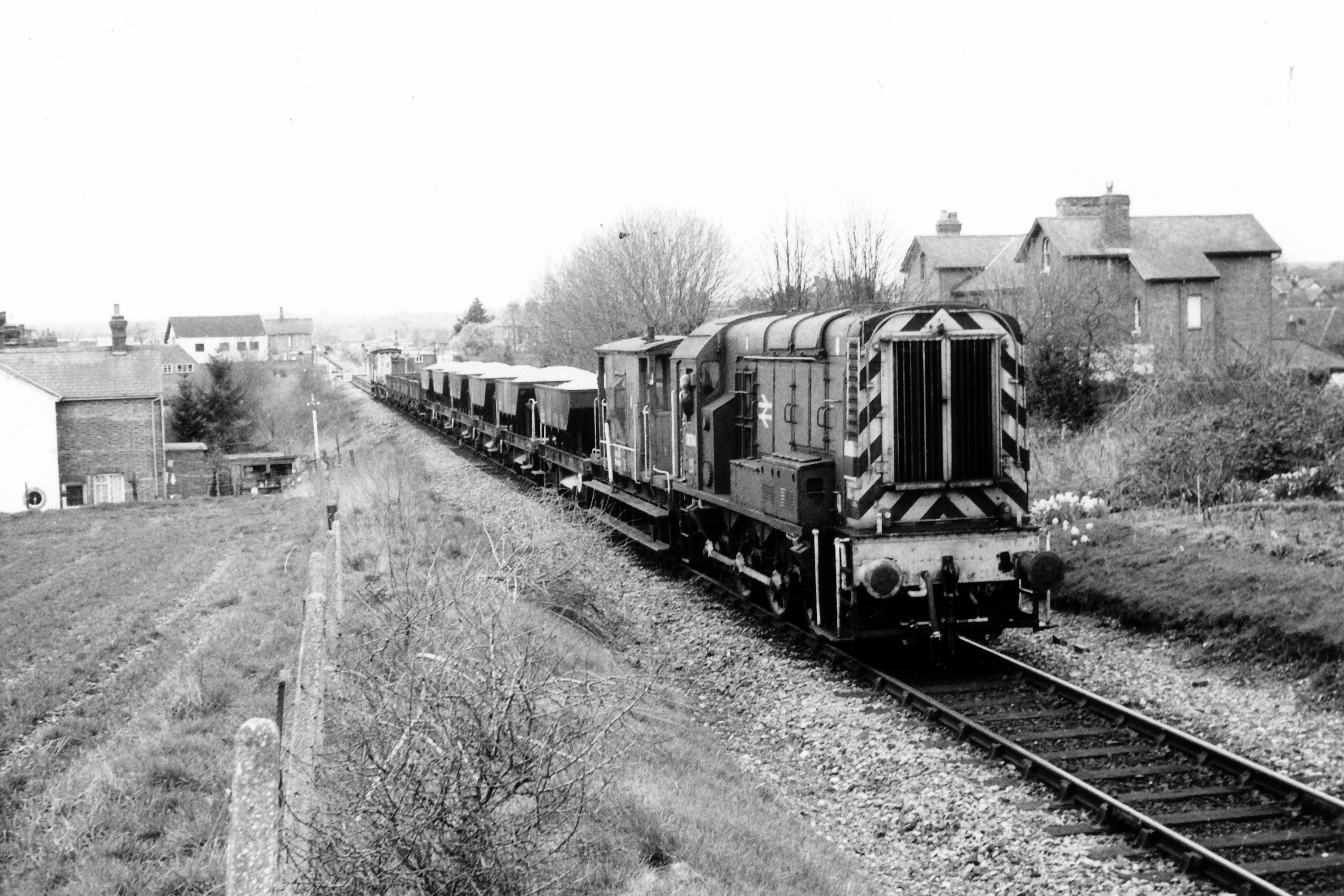 08794 climbs away from Cookham